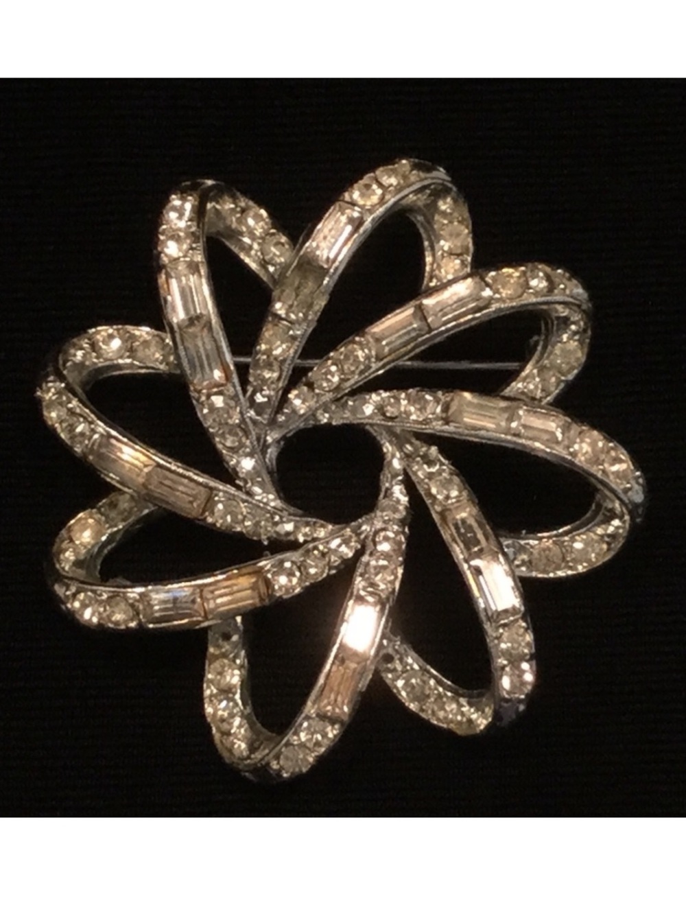 Vintage Pell Rhinestone Brooch / Pin